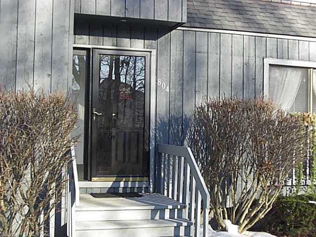 1st image of 804 Plymouth Colony