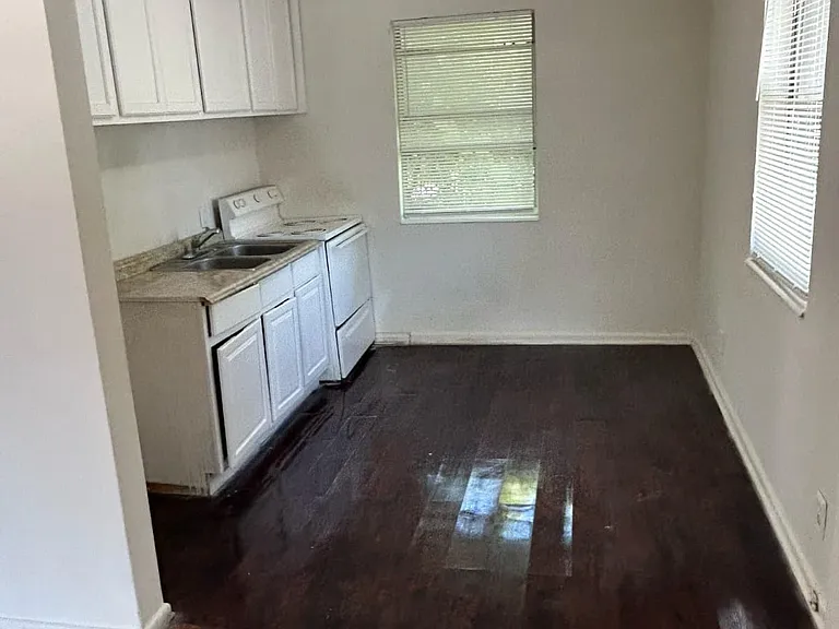 18 W 43rd St #22 — Photo 2