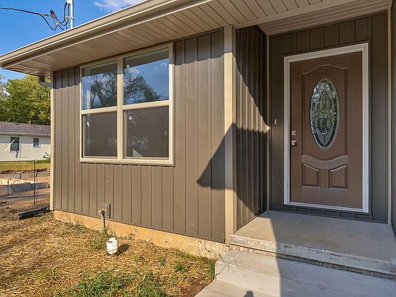 5th image of 746 N Brown Avenue
