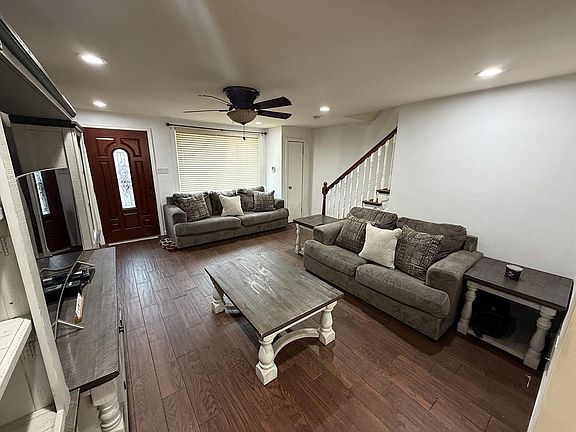 2nd image of 5705 Tackawanna St