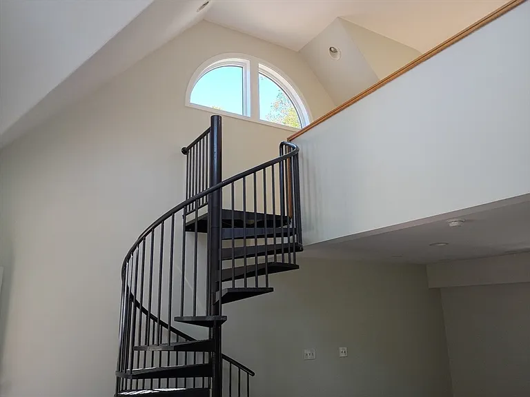 106R Main — Photo 18