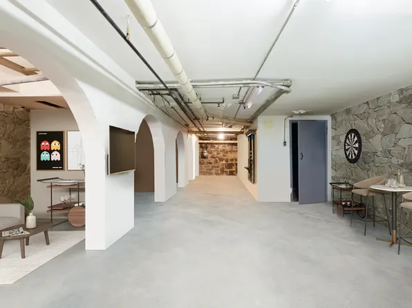 42 South Portland Avenue image 25 of 28