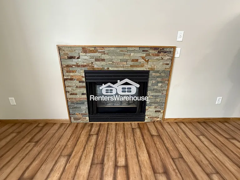 6762 Gretchen Ct N — Photo 16
