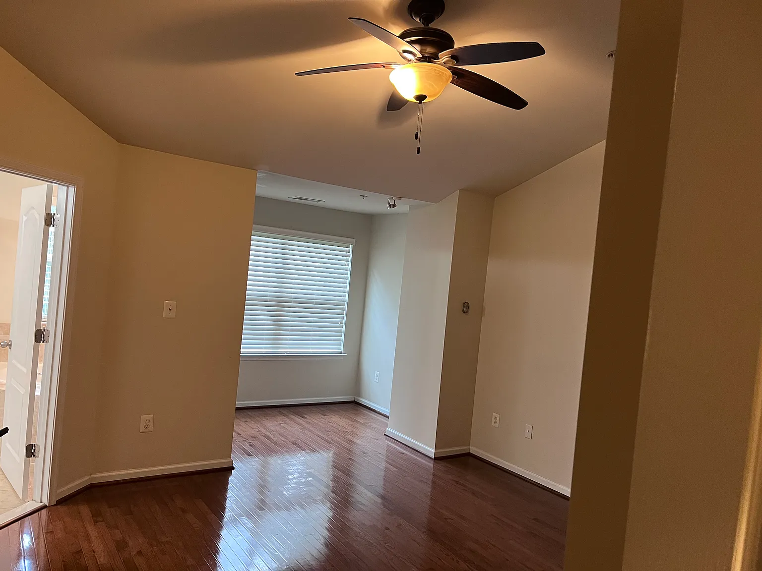 3 bed, 2.5 bath, 2085 sqft, $3,400 — Photo 3