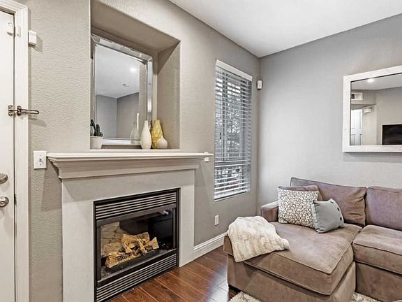 5th image of 3183 White Chapel Way