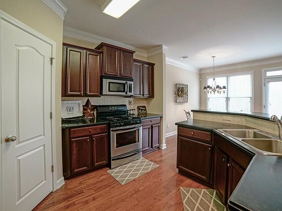4th image of 5896 Oakbrook Lake Ct