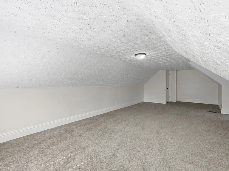 1642 Methyl St — Photo 38