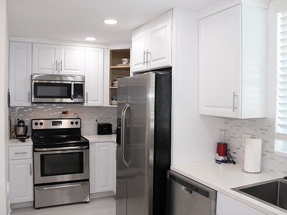2nd image of 12 1/2 Gould Ct