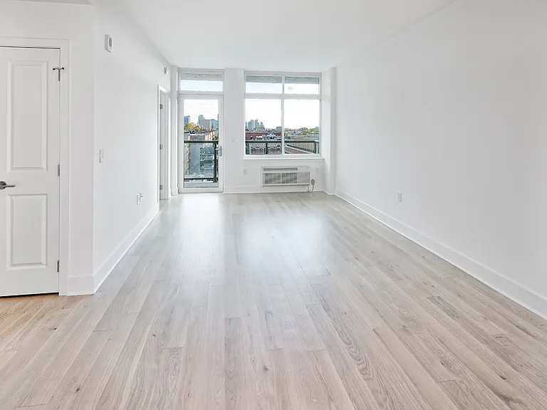 1400 Hudson St #803 — Photo 4