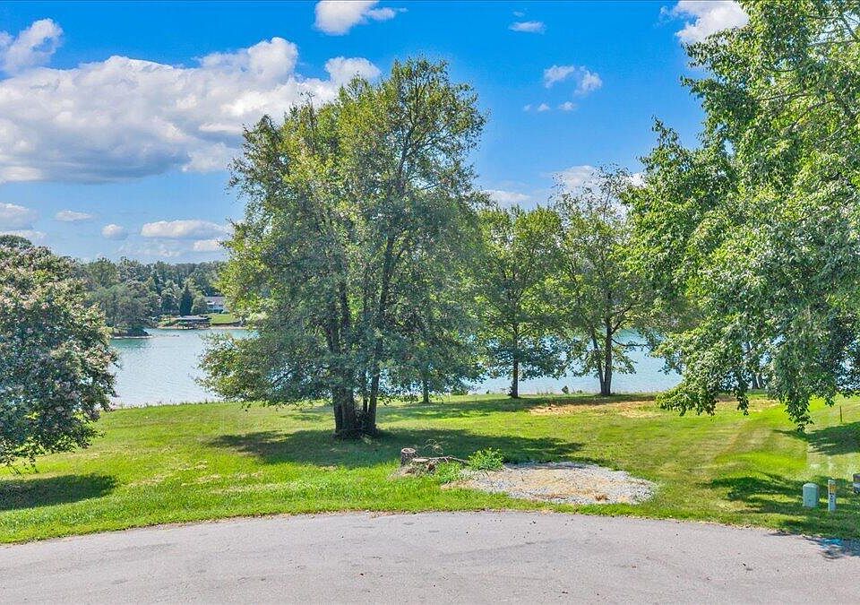 1st image of 432 Bridleridge Rd