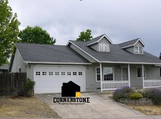 1427 Matthews Pl, Medford, OR 97504