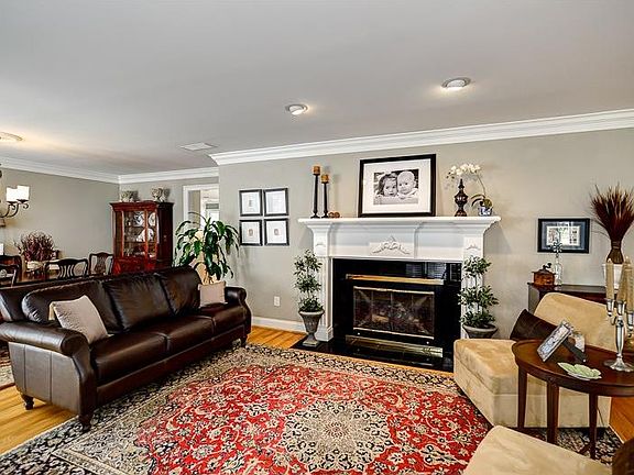 5th image of 550 Willow Knoll Dr SE