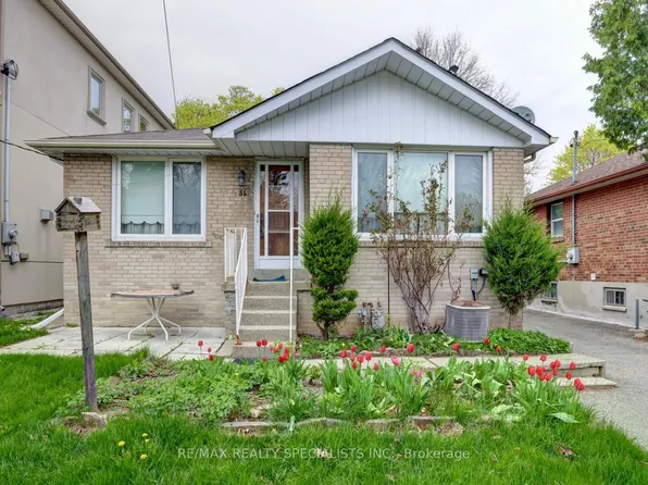 54 Marmion Ave, Toronto, ON M5M 1Y1