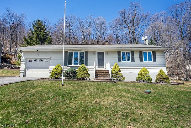 1st image of 28 Panorama Dr