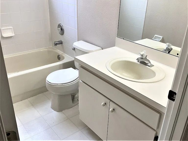 25008 Hyde Park Blvd — Photo 15