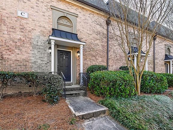 3rd image of 6980 Roswell Rd Unit C5