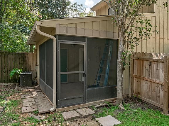 5th image of 181 Whetherbine Way W