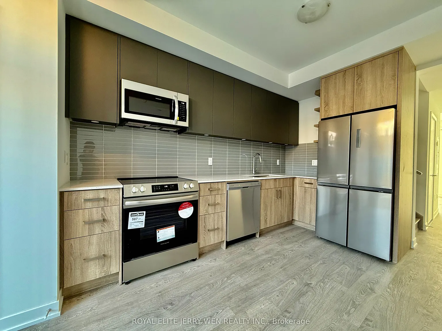 3 bed, $3,400 — Photo 2
