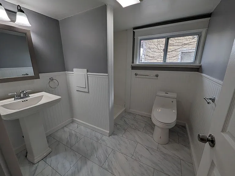 44 White St — Photo 17
