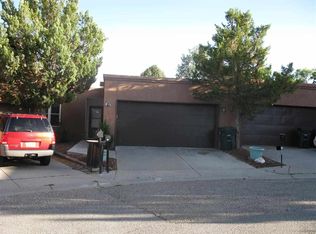 11 Village Pl, Los Alamos, NM 87547