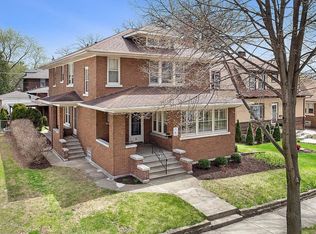 16 Manor Ct, Joliet, IL