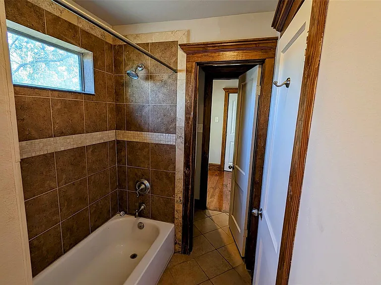 702 Paschall St #B — Photo 24