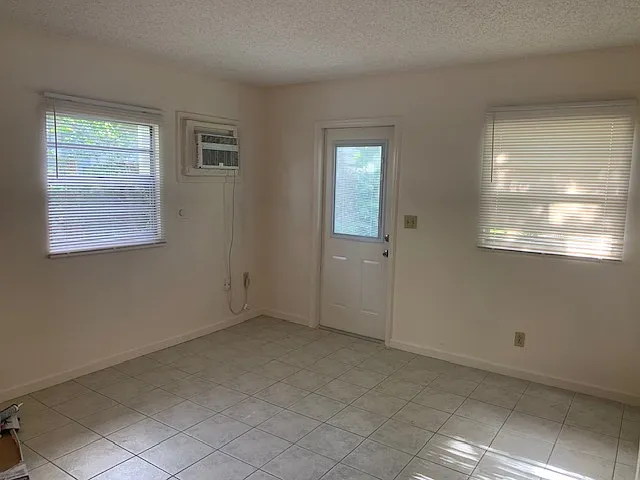 1 bed, 500 sqft, $1,550 — Photo 3