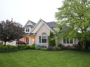83 Newstone Rd, Pittsford, NY 14534
