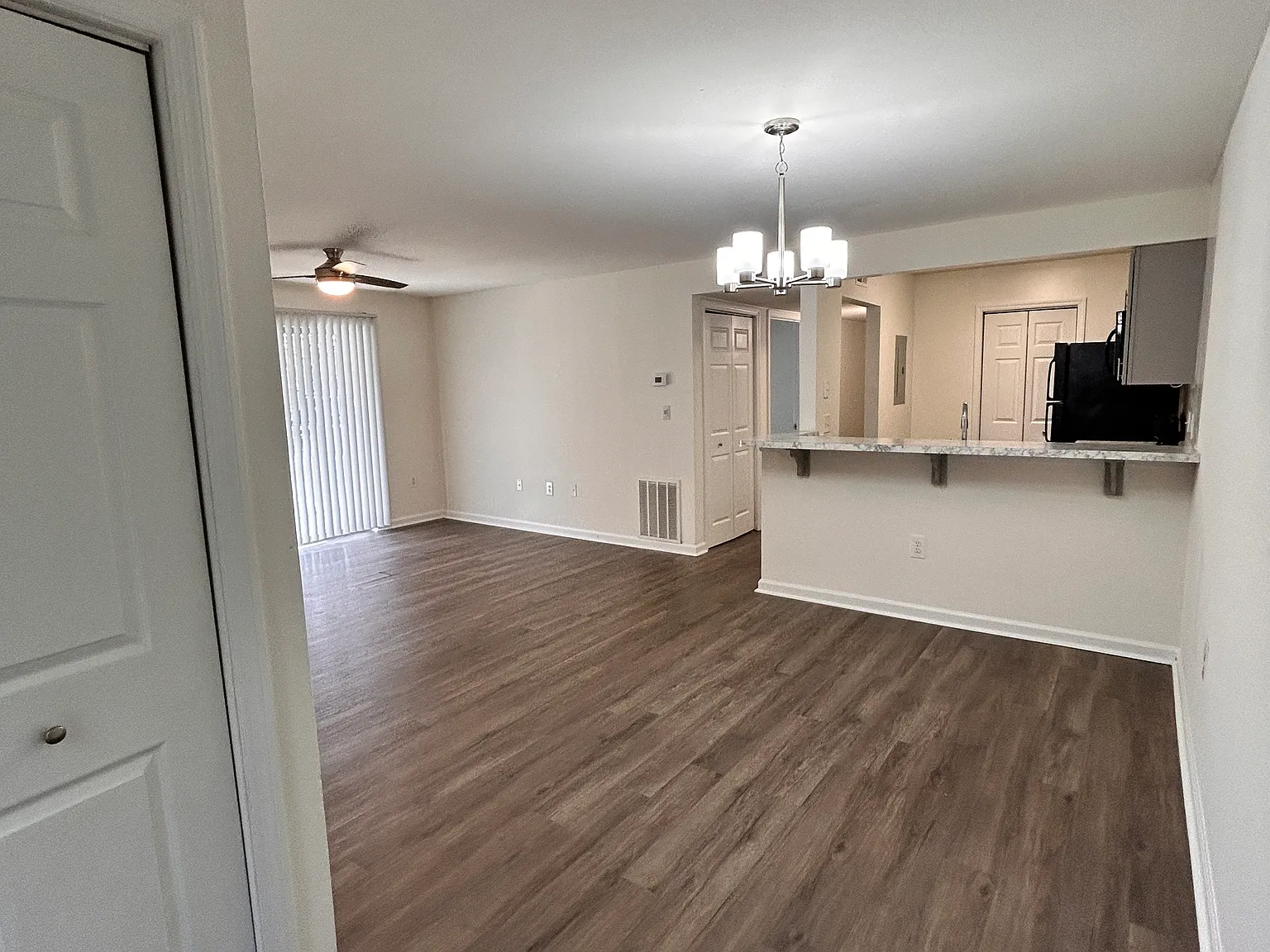 1 bed, 790 sqft, $1,370 — Photo 3
