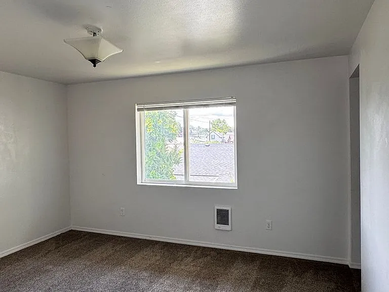 1107 Browne Ave — Photo 8