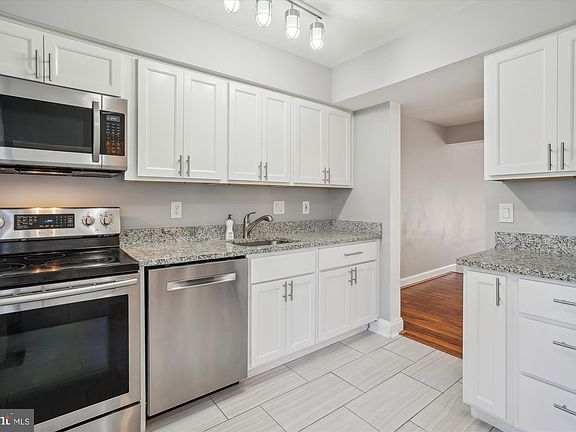 4th image of 451 Knottwood Ct
