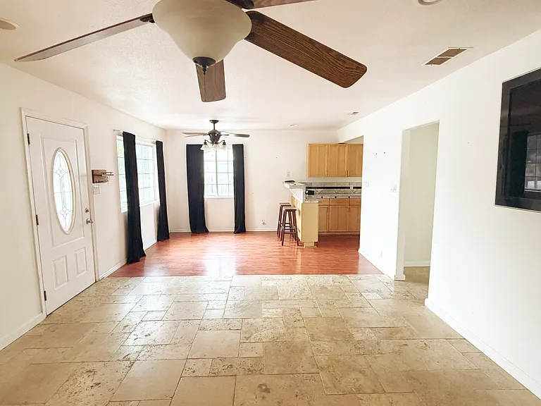 263 N Lomita Ave — Photo 4