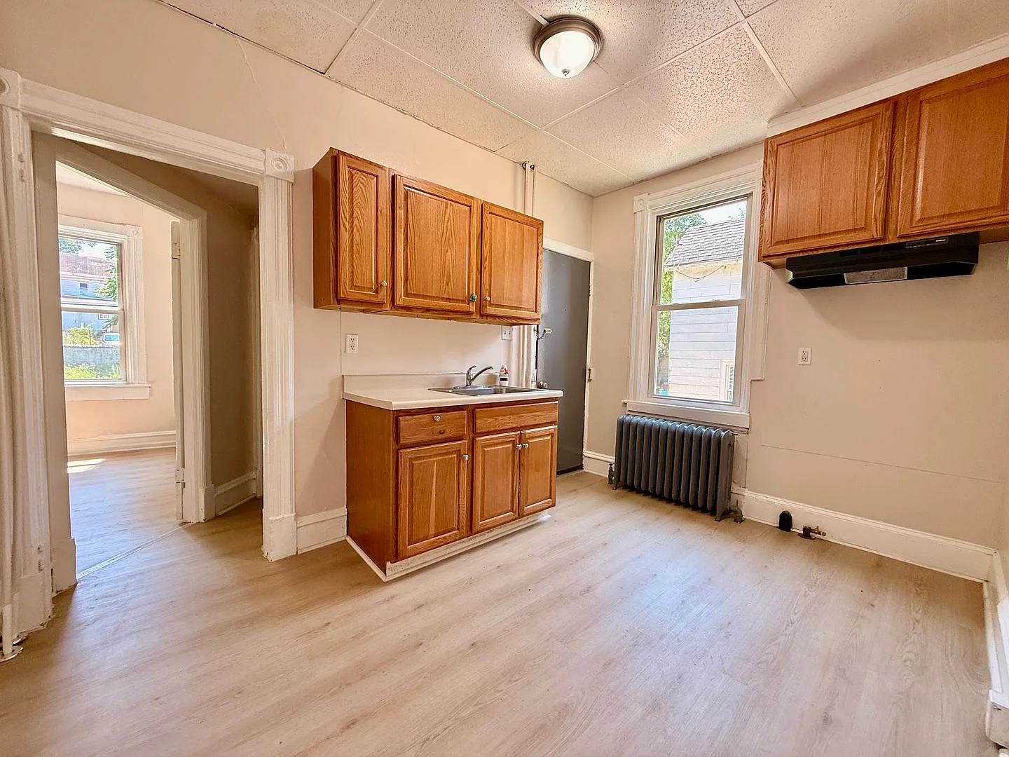 303 N Laurel St — Photo 1