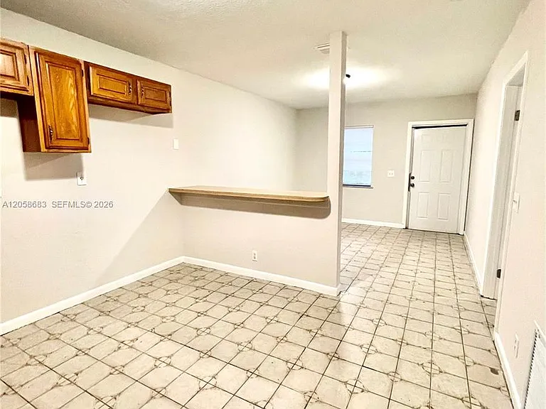 5911 Liberty St #5913 — Photo 9
