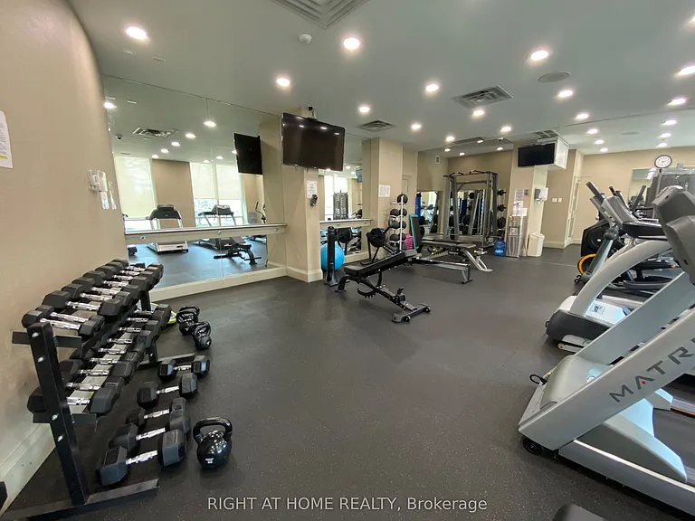 28 Harrison Garden Blvd #1007 — Photo 19