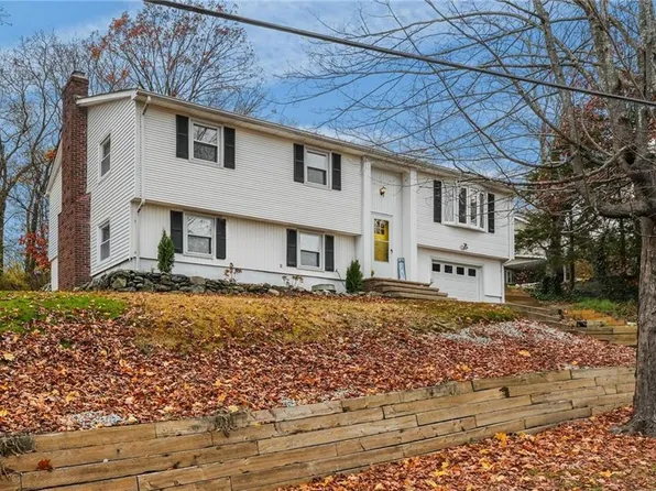 155 Birkshire Dr, Warwick, RI 02886