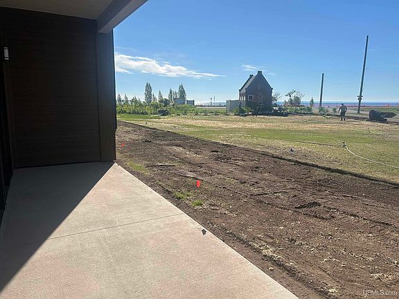 5th image of 2401 N Lakeshore Blvd Unit 19