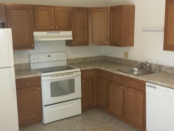 2nd image of 714 Chapman St