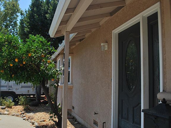 3rd image of 10601 Lambrusca Dr