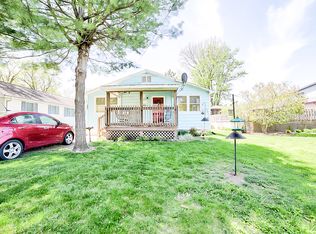 915 S 3rd St, Watseka, IL 60970