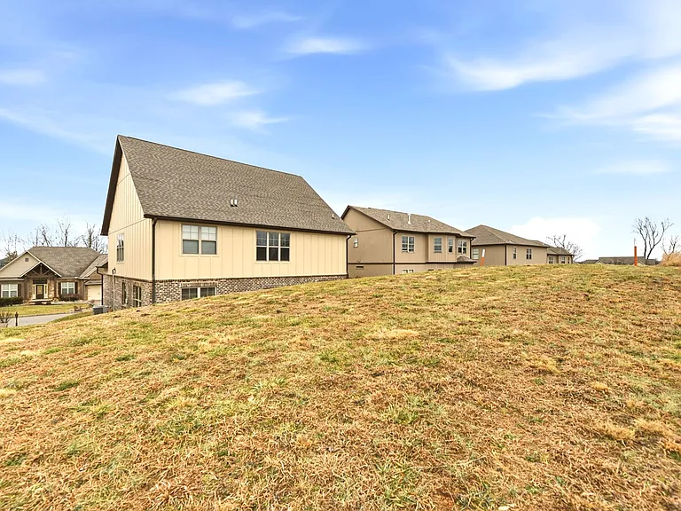 9924 Winding Hill Ln — Photo 44