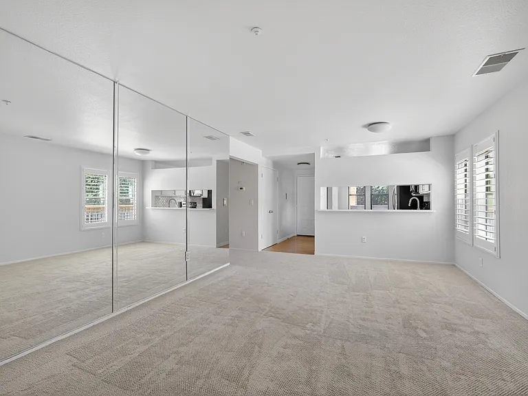1123 S Villa Way — Photo 3