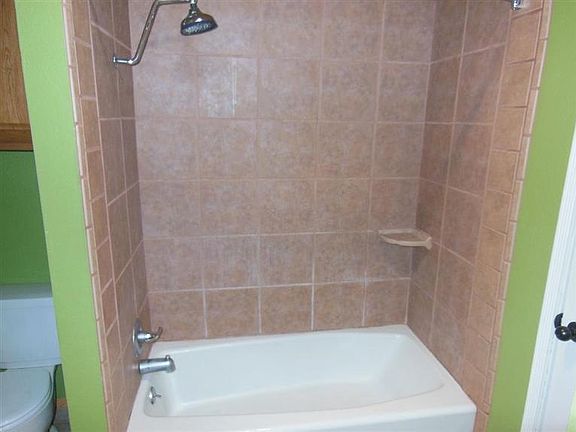 5th image of 7001 Utica Pl