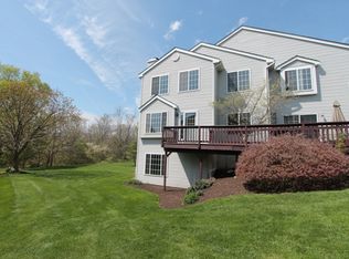 348 Pondview Dr, Harleysville, PA 19438