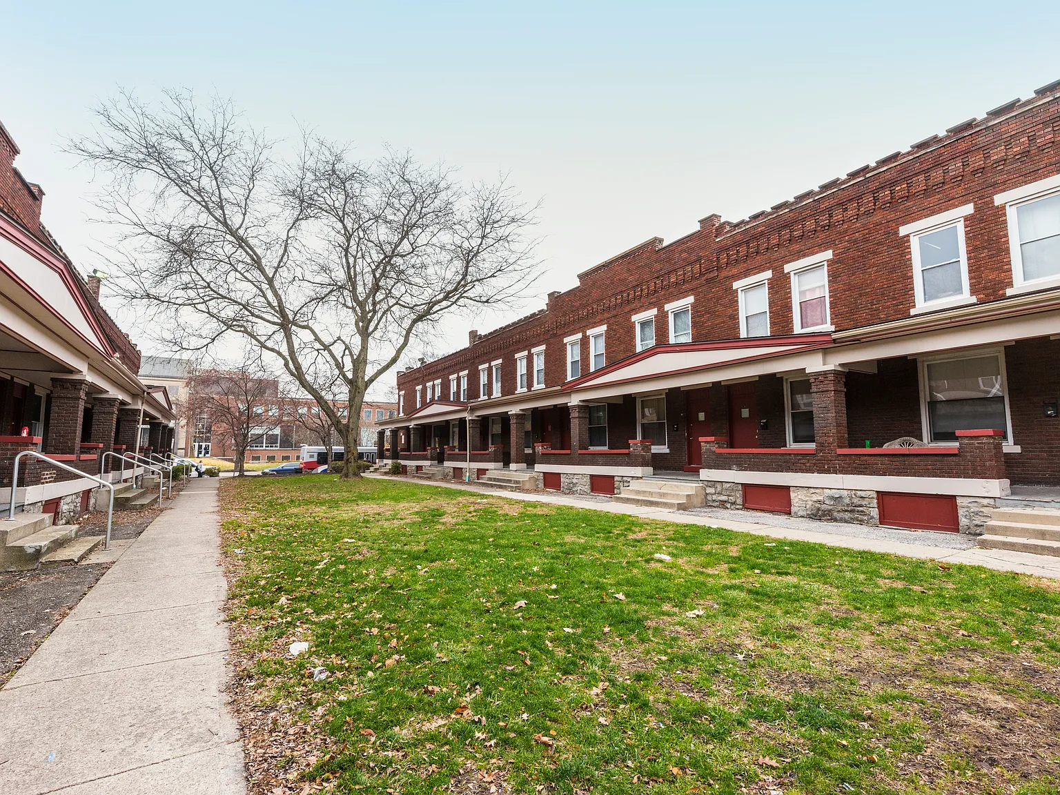 2 bed, $1,220 — Photo 1