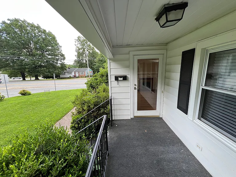 2601 Stratford Dr — Photo 3