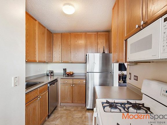 4th image of 474 48th Ave APT 11L