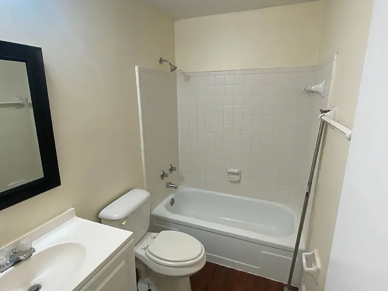 1064 Longstreet Dr — Photo 16
