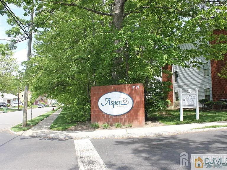 82 Keystone Ct — Photo 18