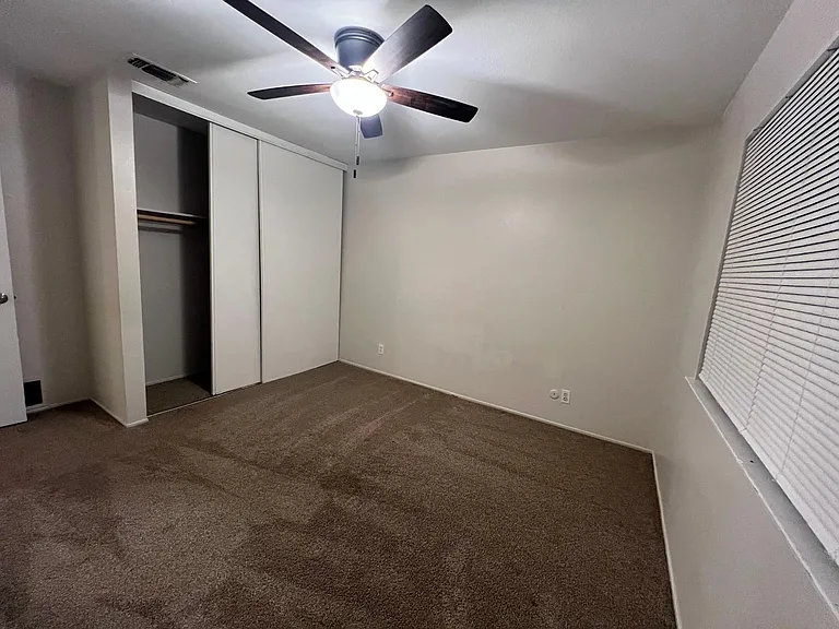 4727 N Cedar Ave #102 — Photo 16